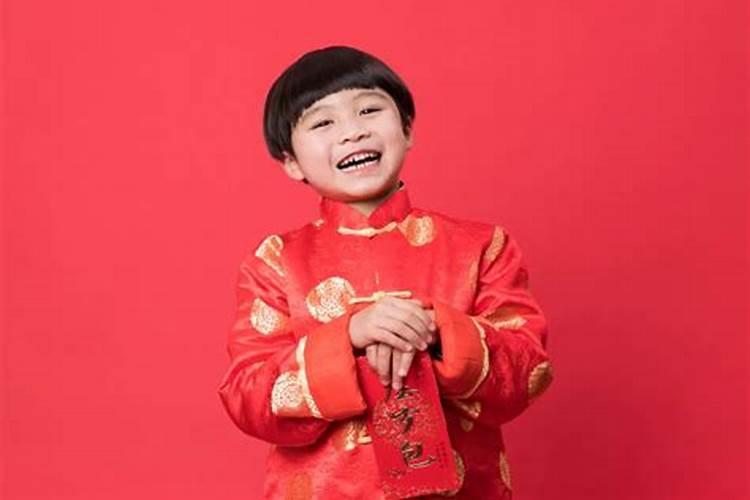 为什么要在本命年的时候穿红色的短裤而且还必须是别人送的？？