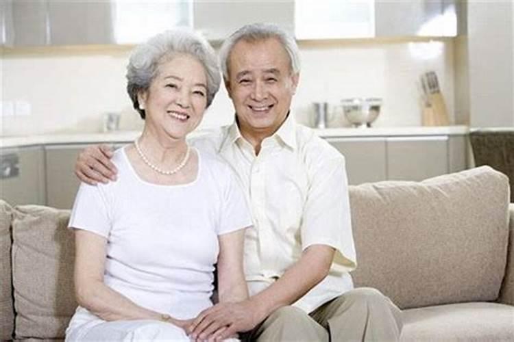 梦见健在爷爷奶奶去世的预兆