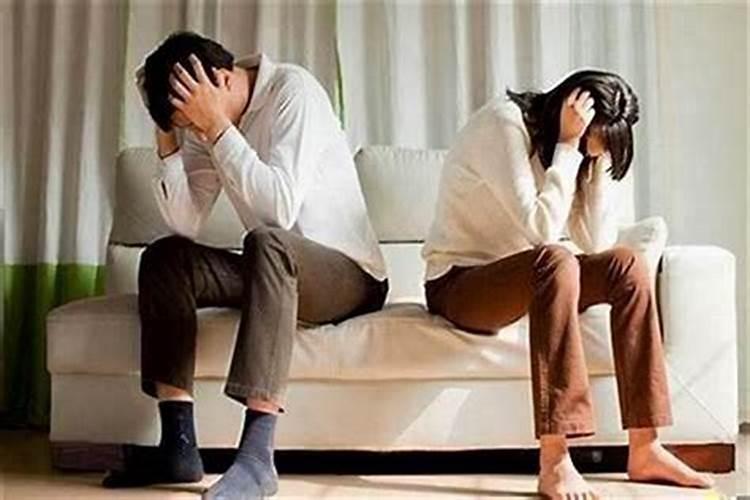 父母已经60多岁了,感情不和,离婚对他们来说好不好？