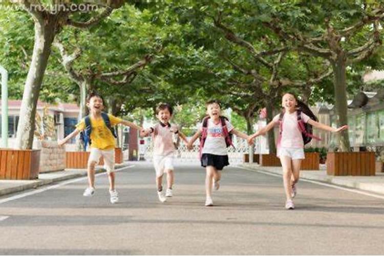 梦到老公不回家和别的女人在一起预示着什么意思