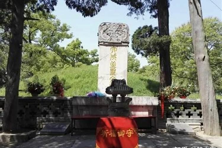 孕妇梦见房子和坟墓建在一同