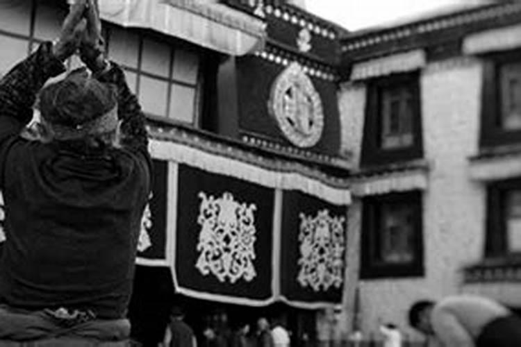 梦到棺材预示着什么