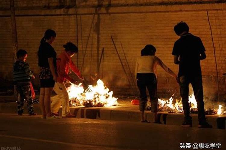 我是1976年农历七月二十八日巳时出生。请问八字命怎么样？谢谢!