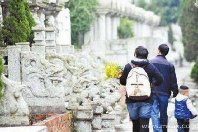 梦见上坟是什么意思 周公解梦