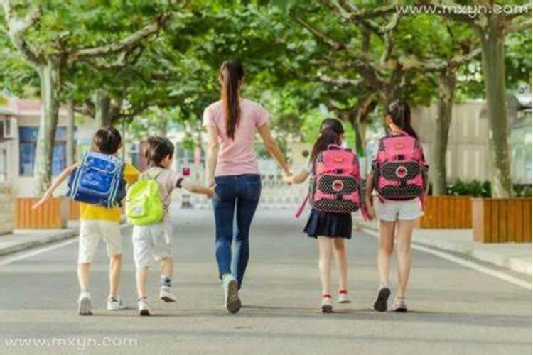 梦见自己上学读书代表什么预兆