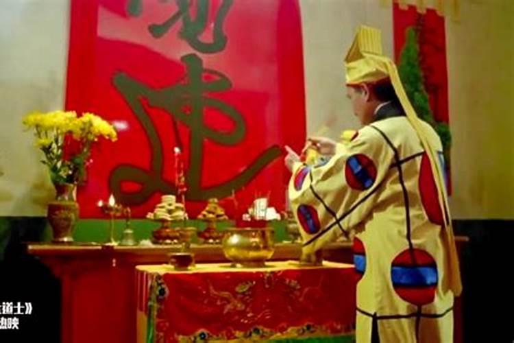 1983年10月初八,属猪,好像也犯太岁,蛇年怎么化解？