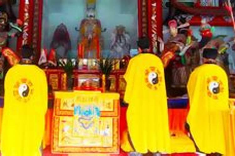本命年必须穿红色内衣内裤吗 本命年戴红绳同样避邪提运？
