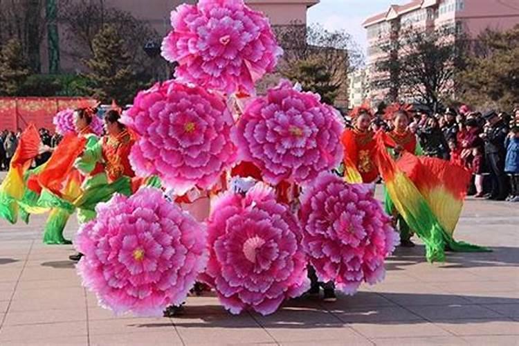 除夕祭树活动有哪些特色和历史渊源？