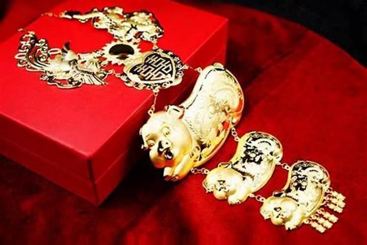属猪人招财防小人的饰品