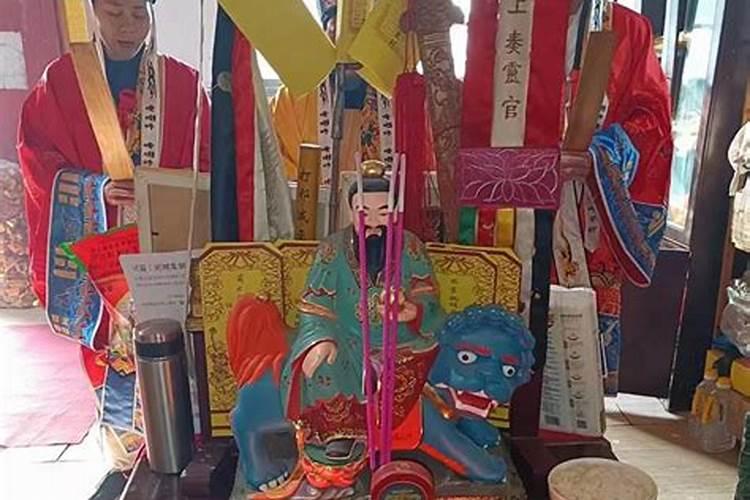 哪位朋友知道成都附近的哪个寺庙可以做法事,费用多少？
