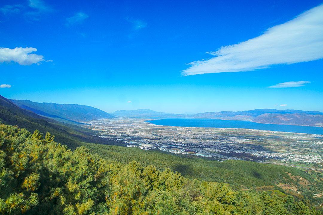 鞍山到大理旅游路线