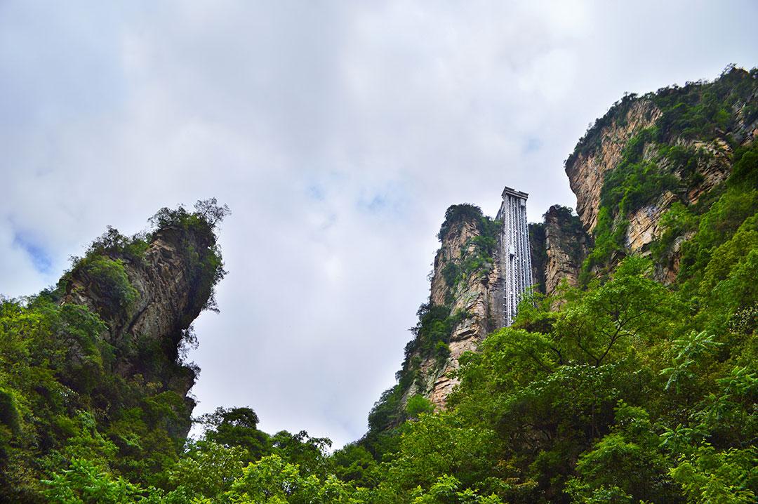 张家界旅游攻略必带：玩转天门山、黄龙洞、袁家界，让你的旅行更省心！