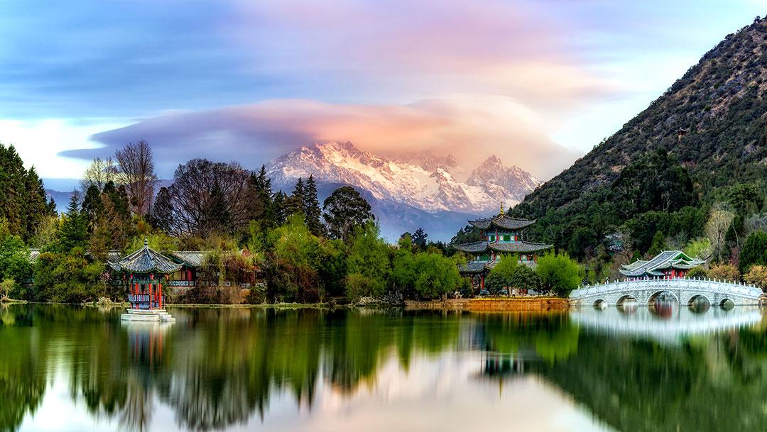 穿越山水间：岳阳至云南的绝美旅行攻略