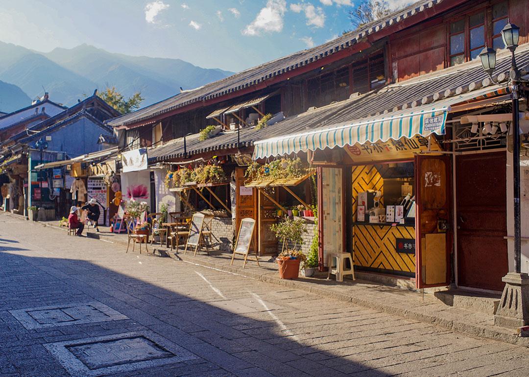 春节假期过半云南香格里拉迎来旅游“旺季”