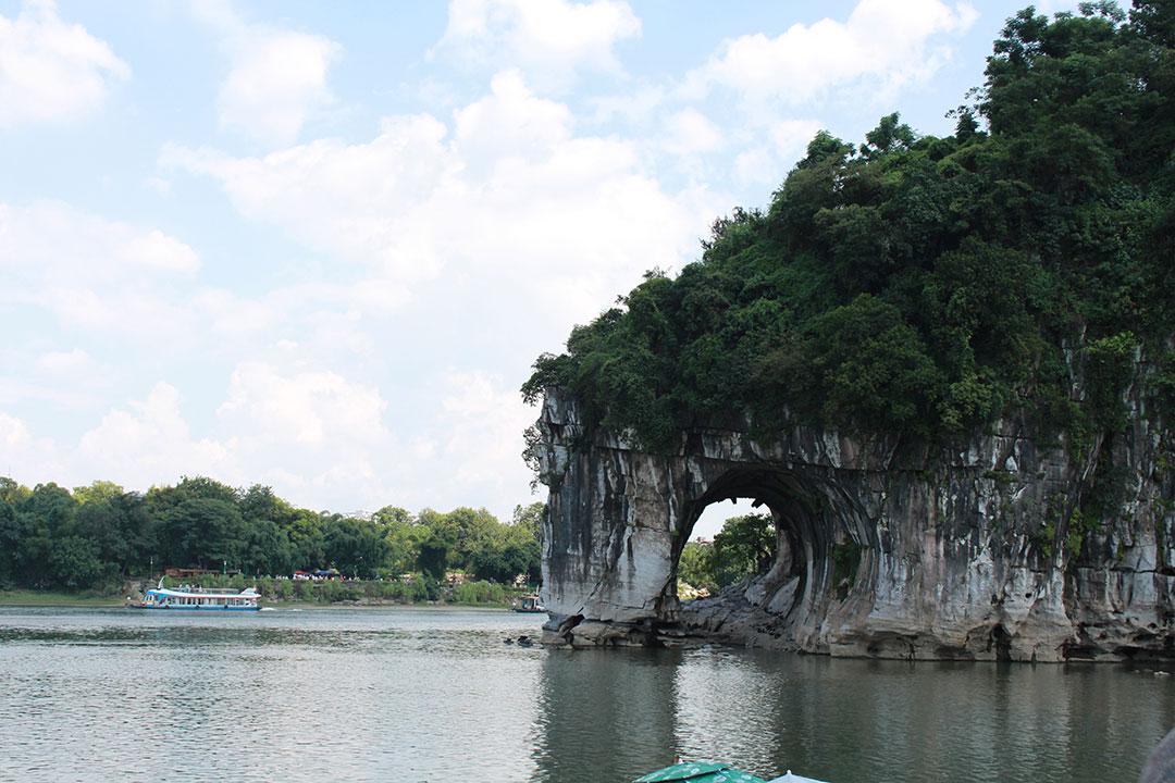 桂林，丽江和三亚，不比经济，就比旅游，谁更强？