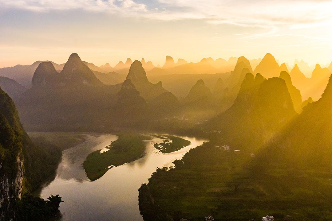 第一次去广西旅游路线如何安排，跟团到桂林五天大约多少钱？