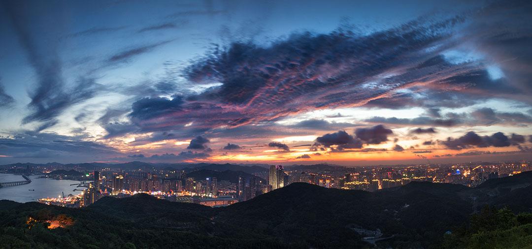 外地游客凭哈尔滨冰雪大世界门票，可免费游清河妈妈顶和悬羊岭