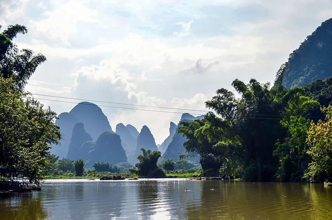 桂林4天跟团旅游最佳攻略，穿越自然山水的魅力之旅！