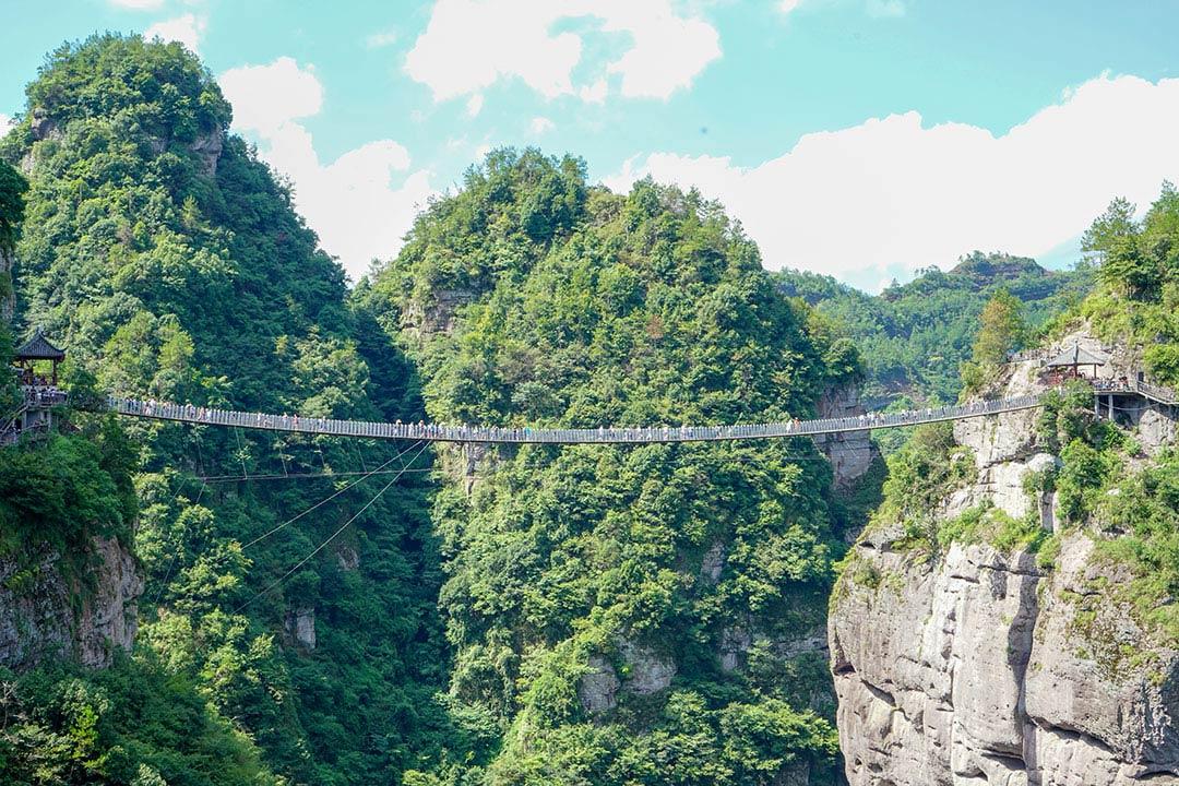 小两口自驾游在特斯拉里生活三个月三亚旅游