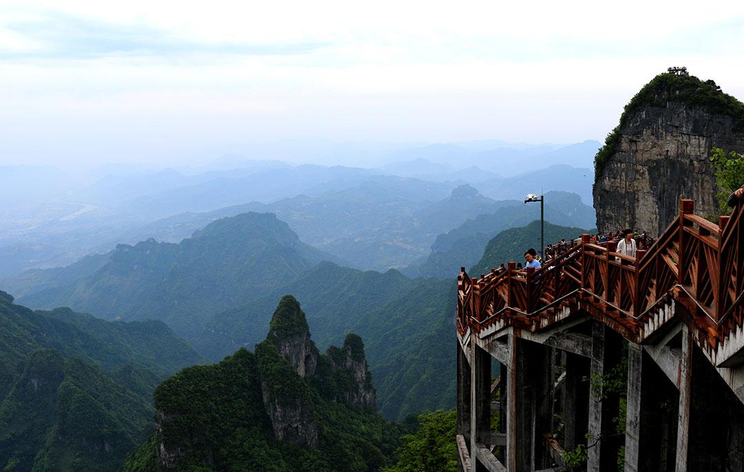 湖南张家界游玩精华景点三天路线，湖南张家界旅游3天2晚费用多少？