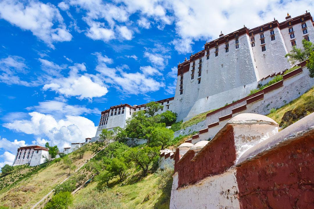 去西藏旅游6天路线推荐，两个人去西藏跟团玩六天需要多少钱？