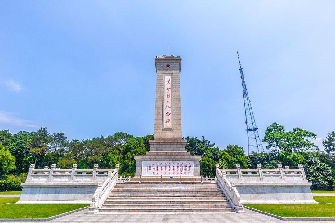 桂林纯玩旅行社多少价钱合适，广西桂林报团旅游五天大概多少收费？