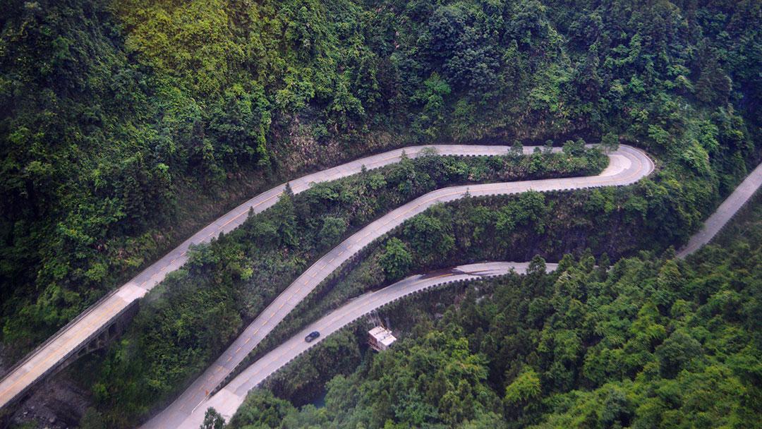 湖南旅游四天三晚大约多少钱，武陵源旅行团报名4日游路线设计？