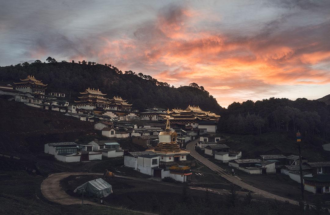 拉萨旅游团7日游的价格表，林芝旅游团报名七日游怎么报？