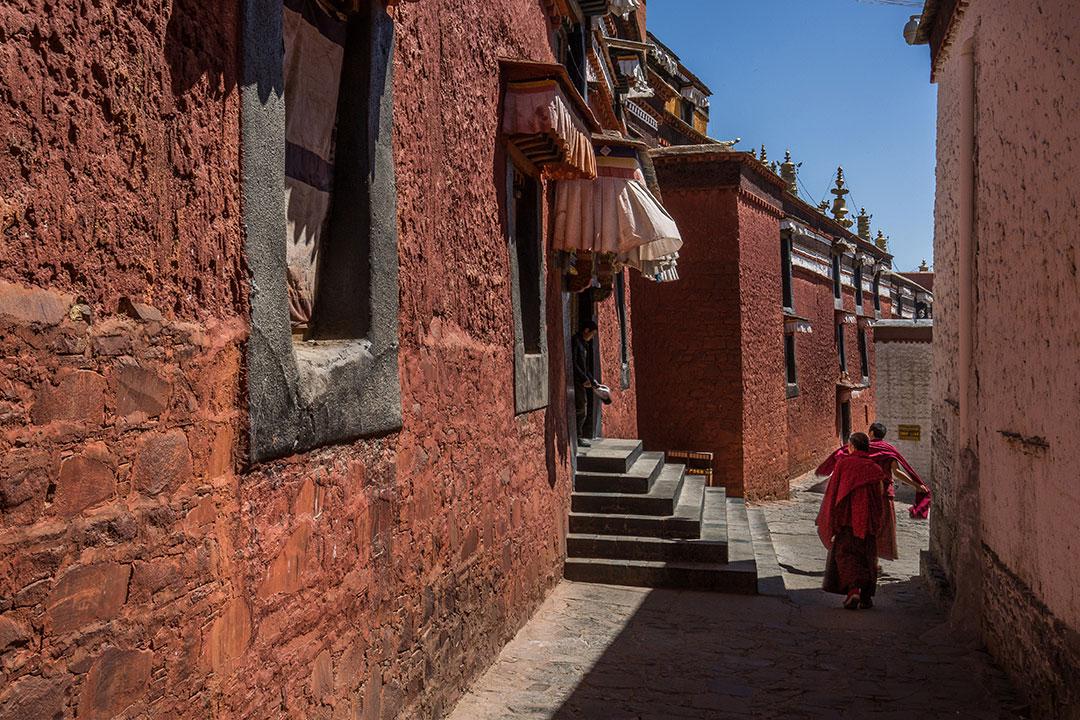 每个人的旅行心愿单上都有一个拉萨，这篇吃玩住行指南请收好